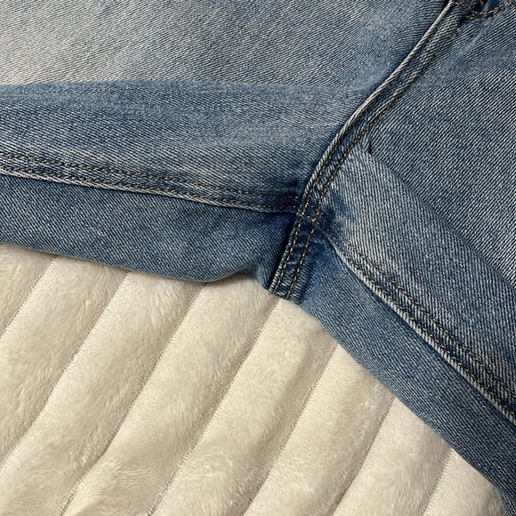 American Eagle Mom Jean | Size 18 Regular - Picture 5 of 10